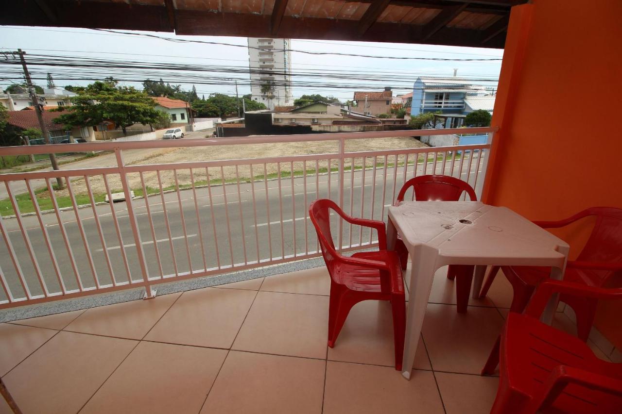 Pousada Praia Da Fortaleza 450 Metros Do Parque Beto Carrero Com Cafe Da Manha Penha  Eksteriør billede